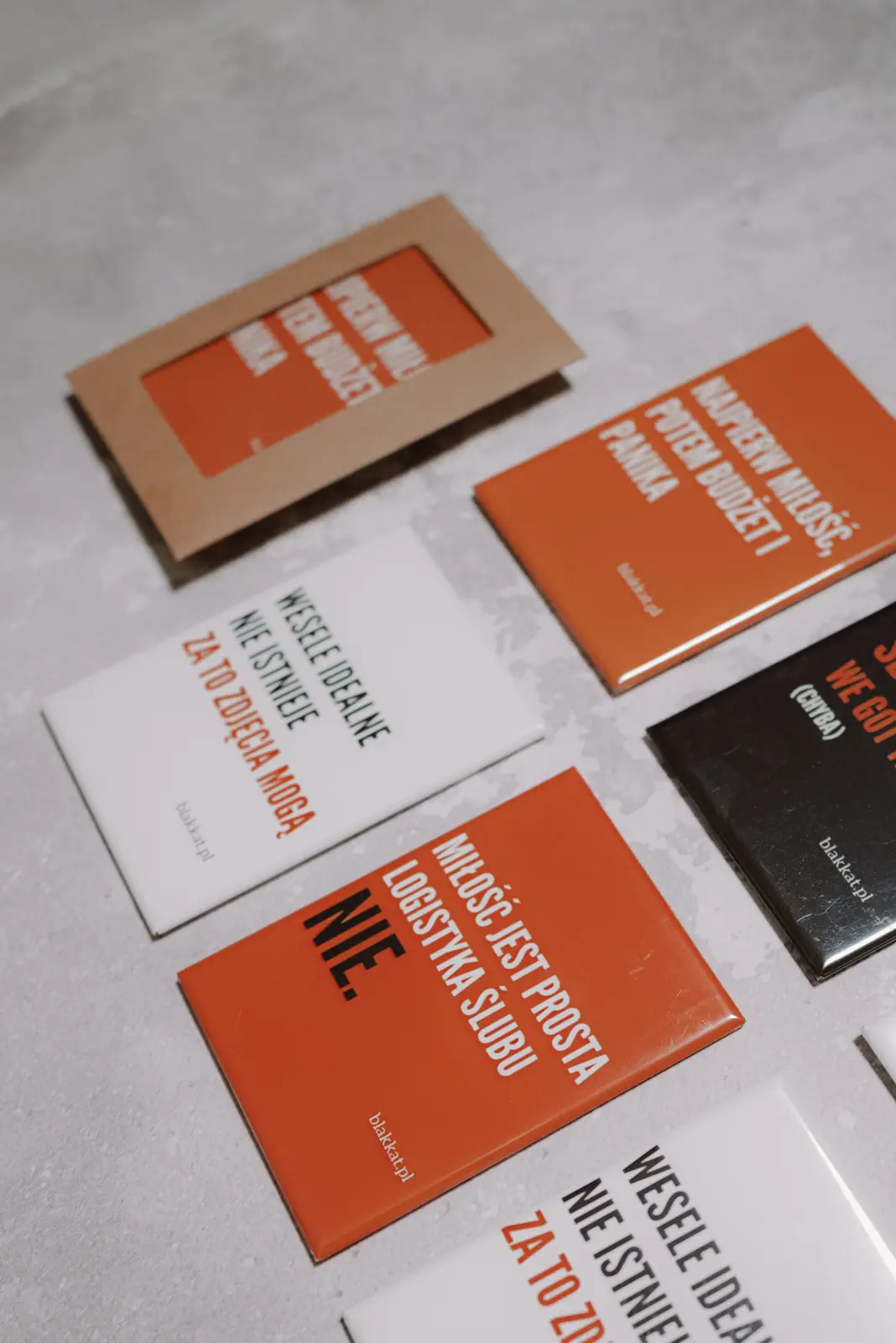 Zestaw fotomagnesów Blakkat - żywe kolory i wysoka jakość